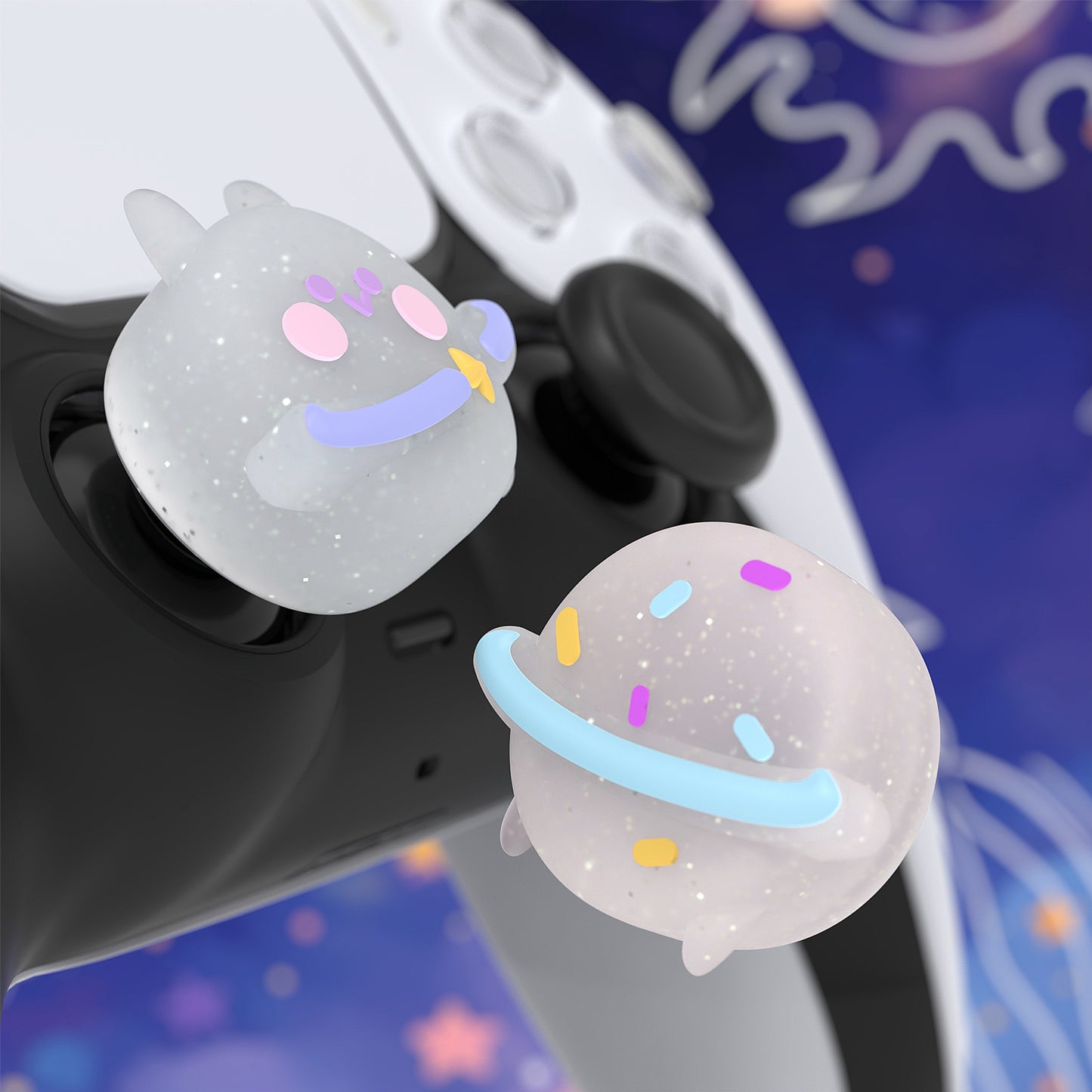 PlayVital キュートユニバーサルイルミネイテッドLEDサムスティックグリップ PS5&PS4&Xbox Series X/S&Xbox One&Switch Proコントローラー用【プラネット&スイートバニー】