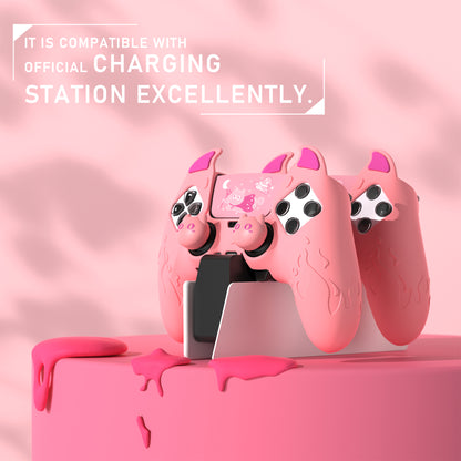 PlayVital キュートデーモン シリコンカバー（タッチパッドステッカー＆サムグリップキャップ付き）PS5 Edge コントローラー用【ピンク】