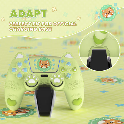 PlayVital かわいい春のレッサーパンダ シリコンカバー（ジョイスティックキャップ＆ステッカー付き）PS5 コントローラー用 – 充電スタンド対応【ユーストマグリーン】