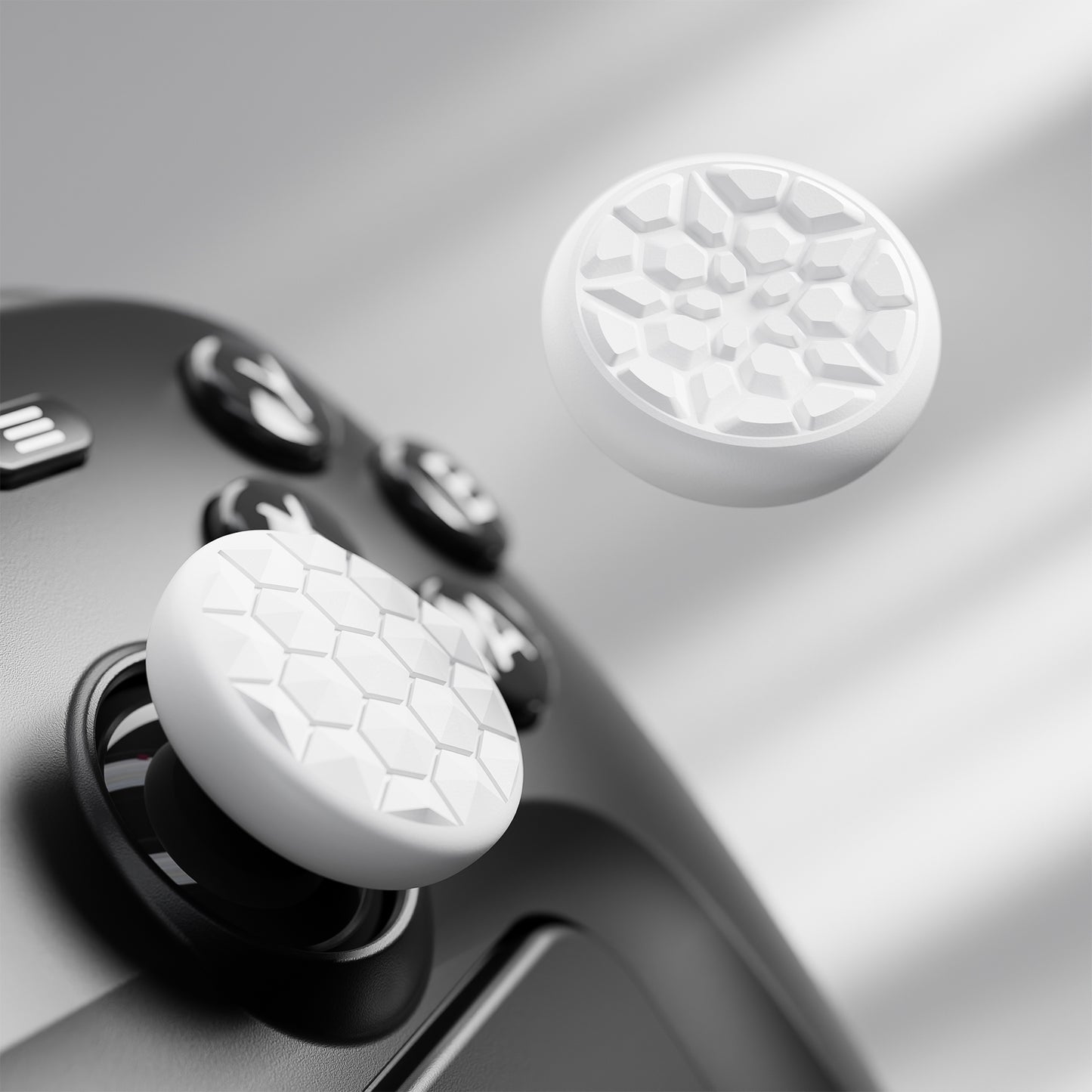 PlayVital ダイヤモンドグレイン＆クラックボムデザイン 4個セット サムグリップ Steam Controller 2（2026）用 滑り止めテクスチャグリップキャップ【ホワイト】