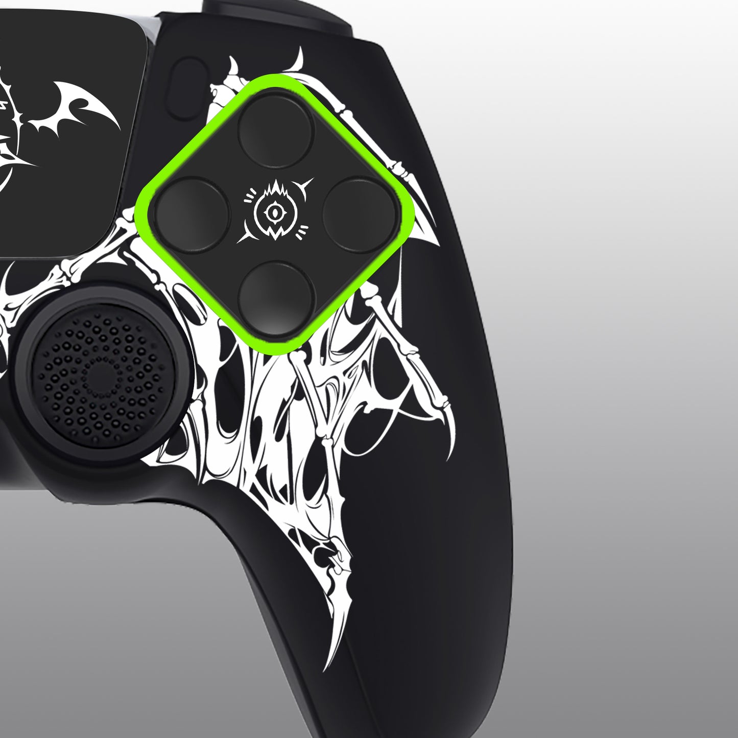 PlayVital Pure Series PS5 コントローラー用 シリコングリップカバー 6個のサムグリップ＆ステッカー付き／充電スタンド対応・滑り止めシリコンスキン 【ウィングス・シジル ホワイト】